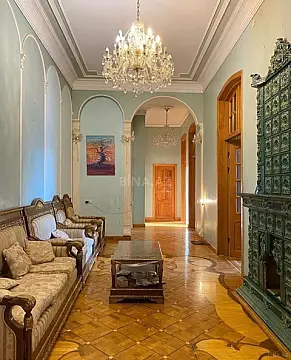 Satılır 4 otaqlı mənzil 180 m²