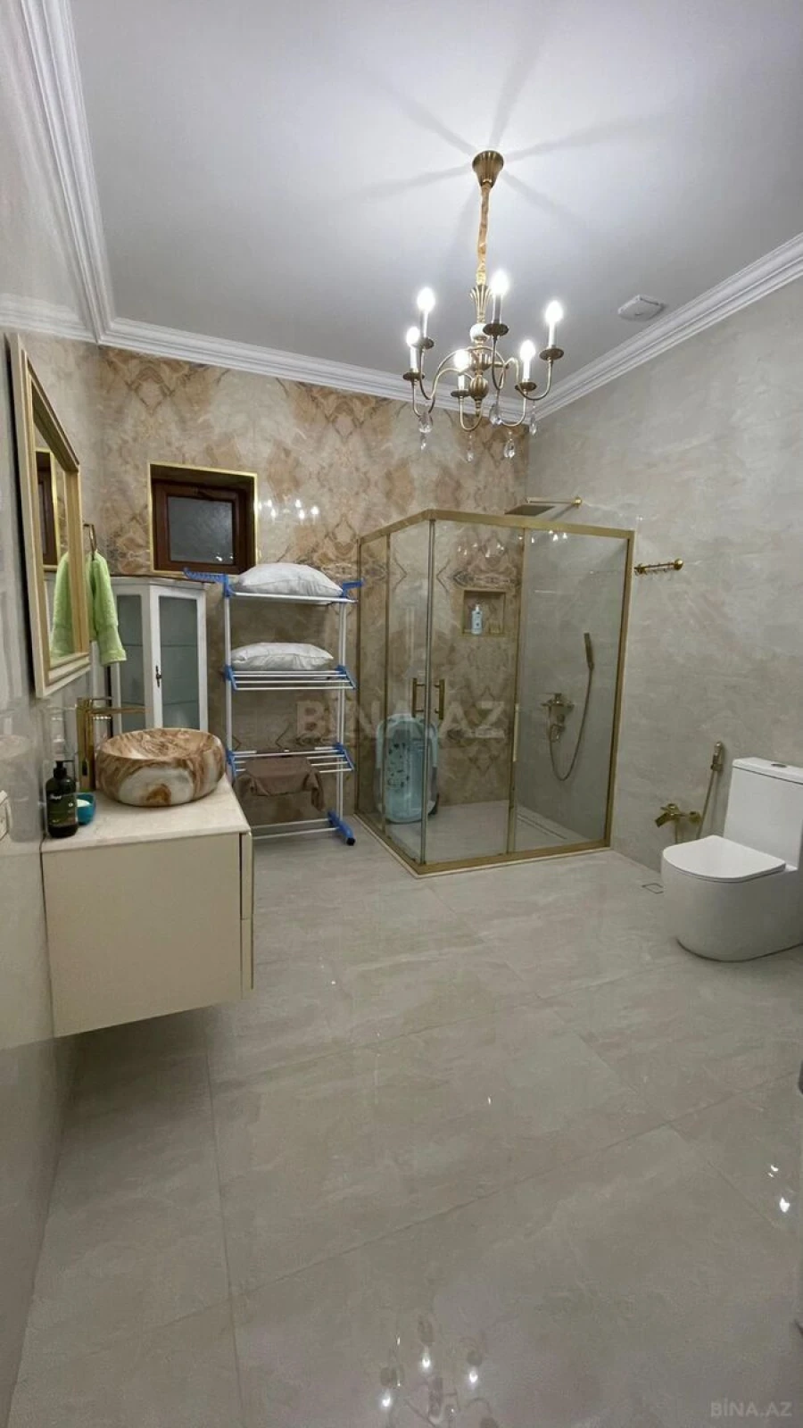 Satılır 8 otaqlı həyət evi 450 m²