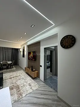 Kirayə verilir 2 otaqlı mənzil 80 m²