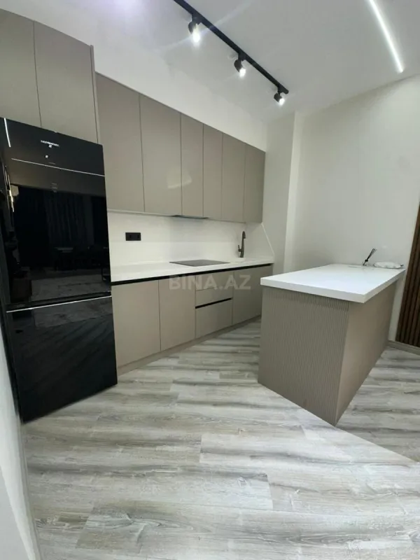 Kirayə verilir 2 otaqlı mənzil 80 m²