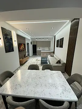 Kirayə verilir 2 otaqlı mənzil 80 m²
