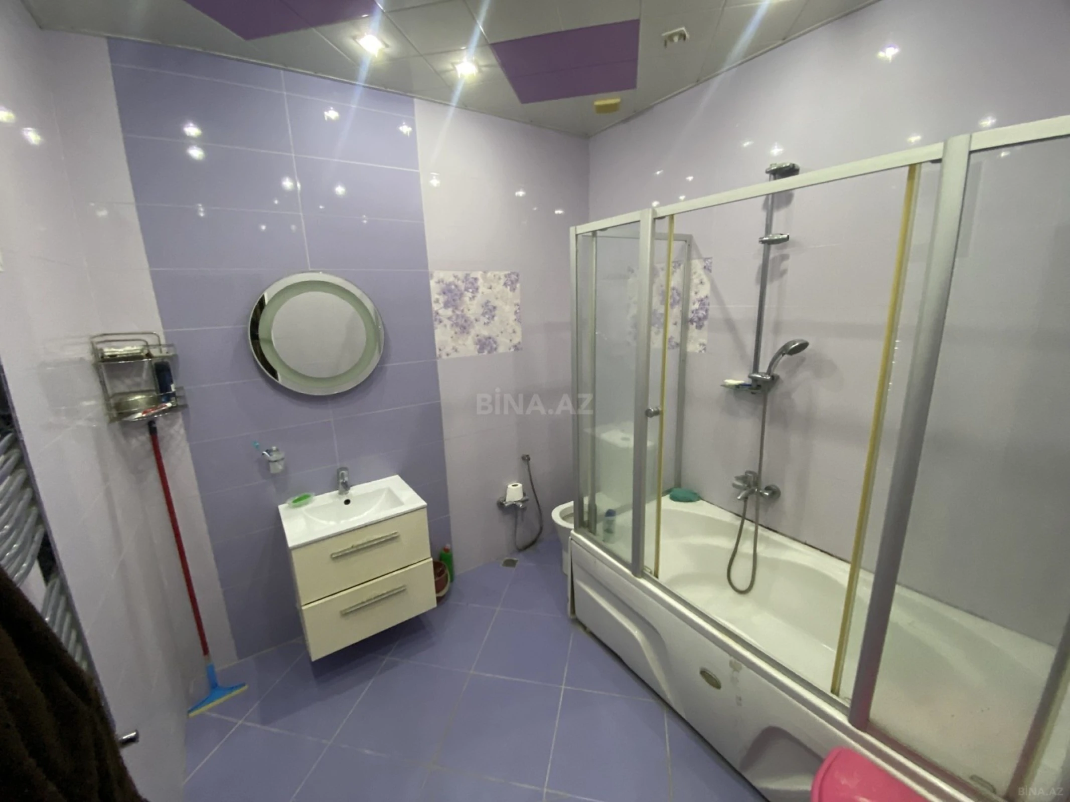 Satılır 8 otaqlı həyət evi 380 m²