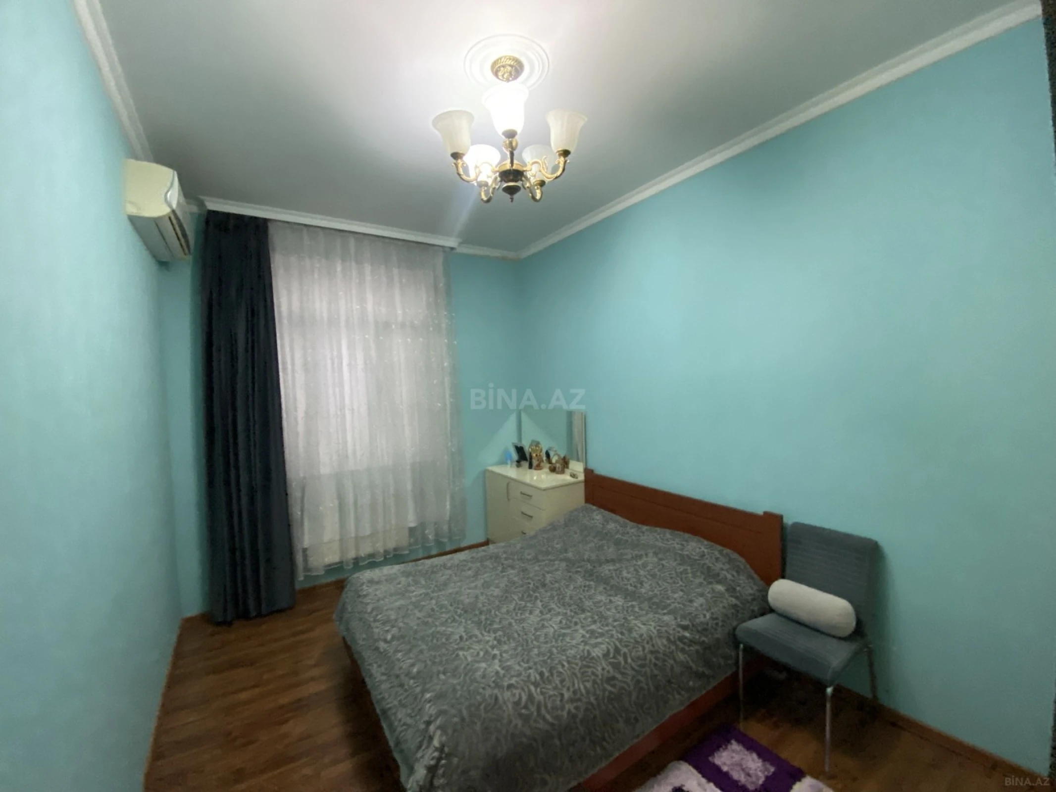 Satılır 8 otaqlı həyət evi 380 m²