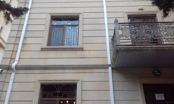 Kirayə verilir 10 otaqlı ofis 700 m²