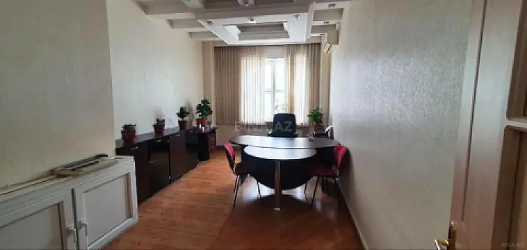 Kirayə verilir 10 otaqlı ofis 700 m²