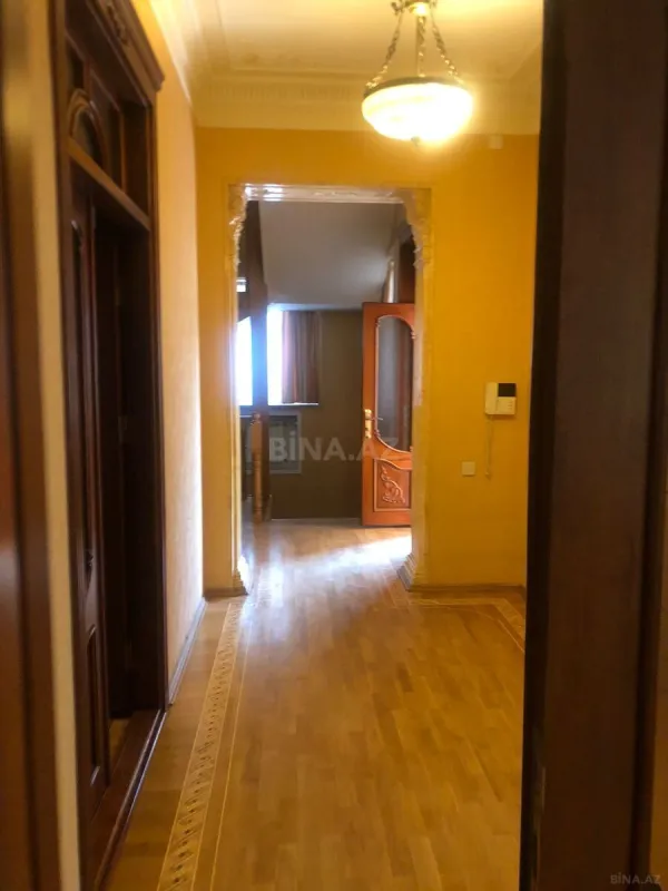 Kirayə verilir 10 otaqlı ofis 700 m²