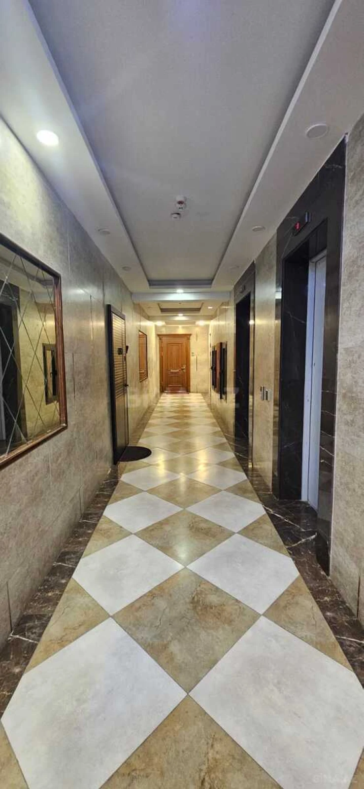 Satılır 2 otaqlı mənzil 96 m²