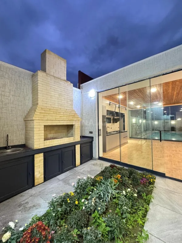 Satılır 6 otaqlı həyət evi 450 m²