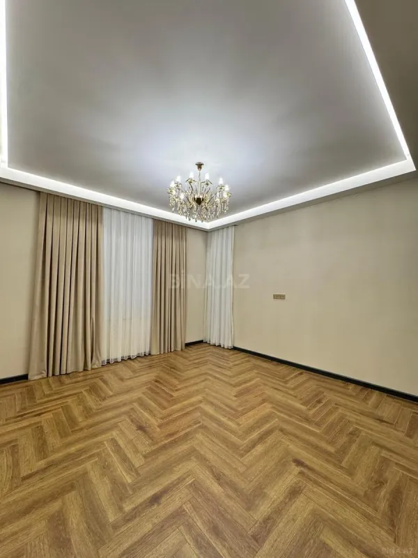 Satılır 6 otaqlı həyət evi 450 m²