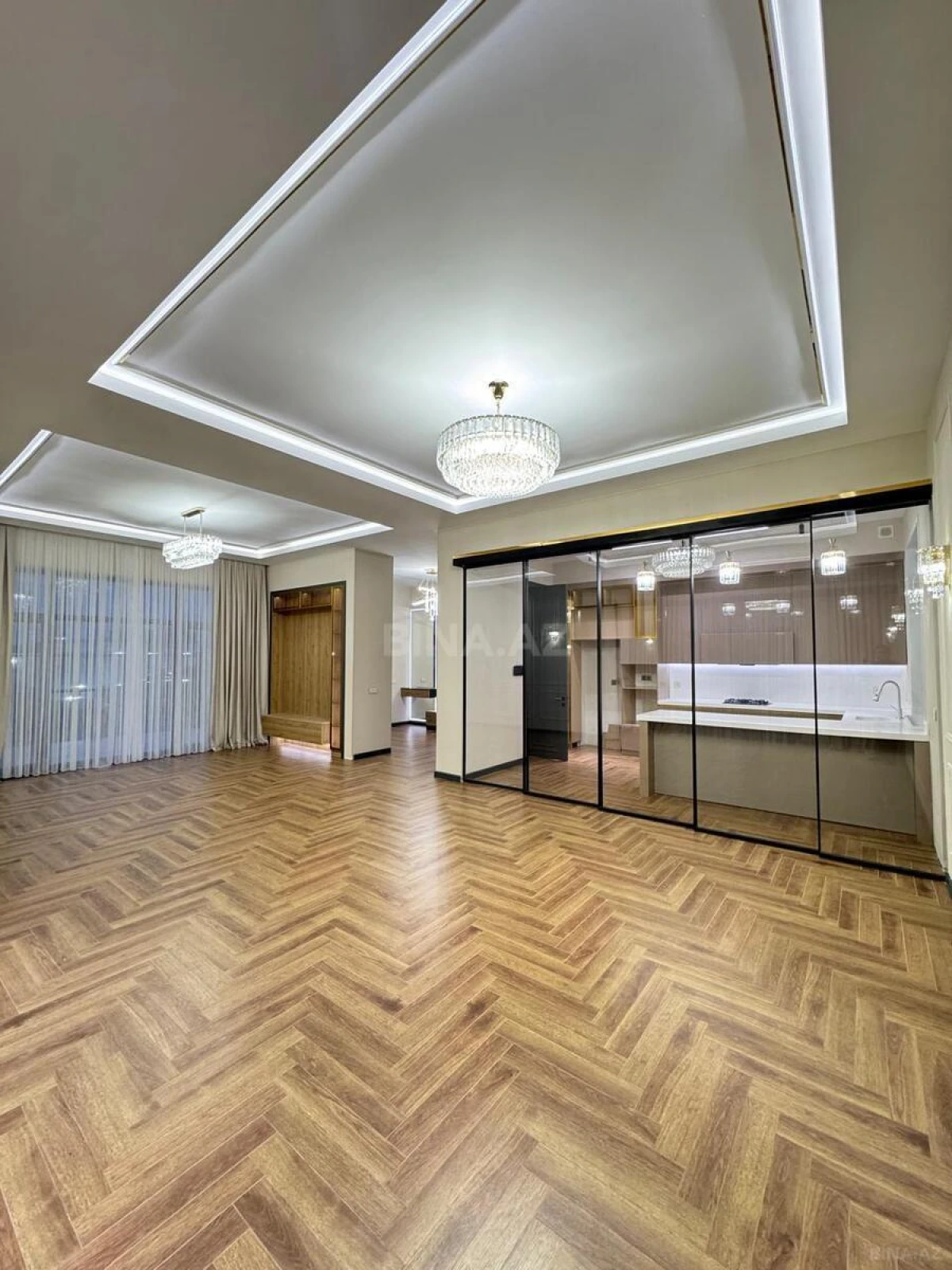 Satılır 6 otaqlı həyət evi 450 m²