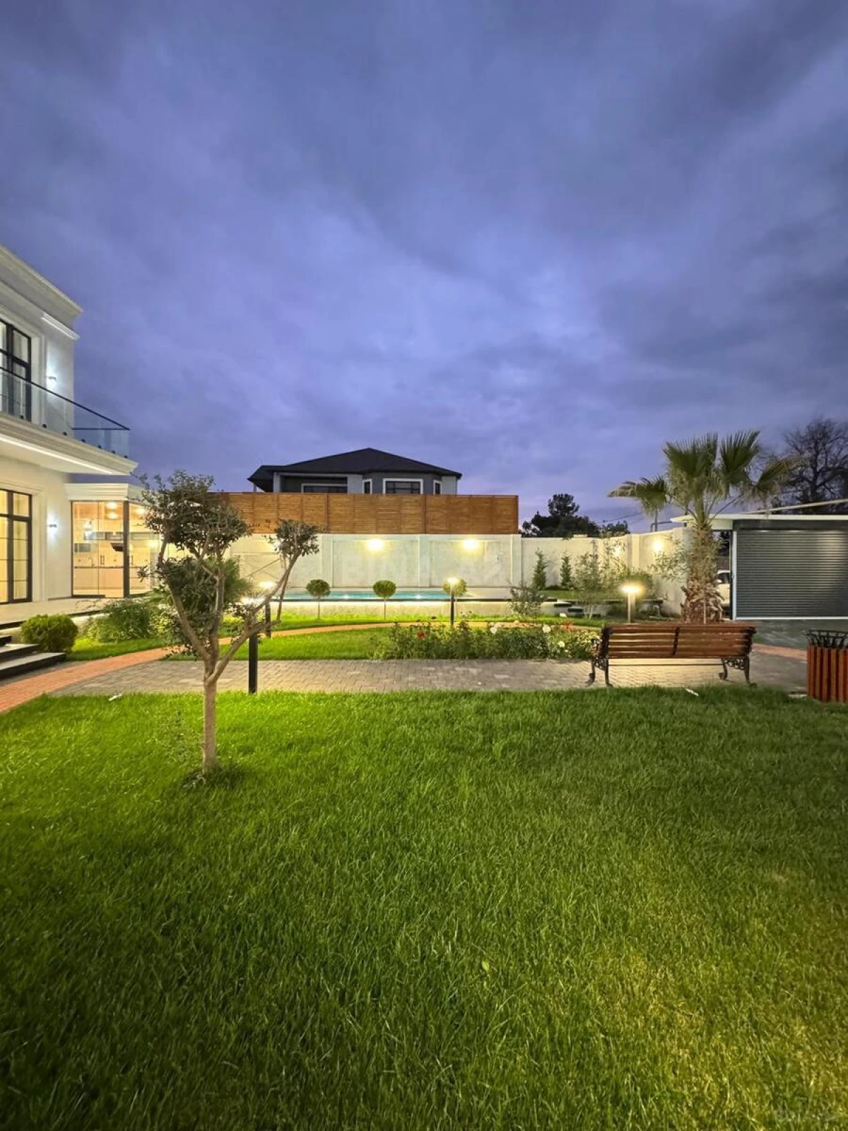 Satılır 6 otaqlı həyət evi 450 m²