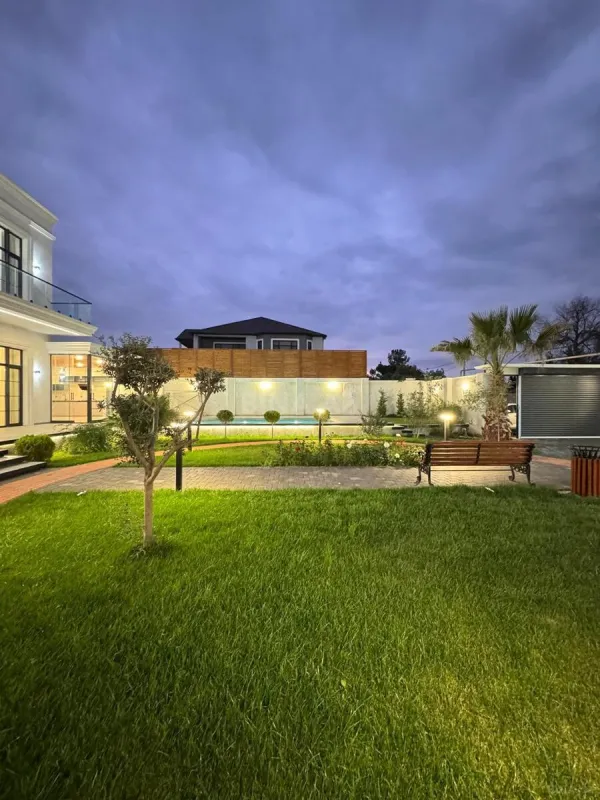 Satılır 6 otaqlı həyət evi 450 m²