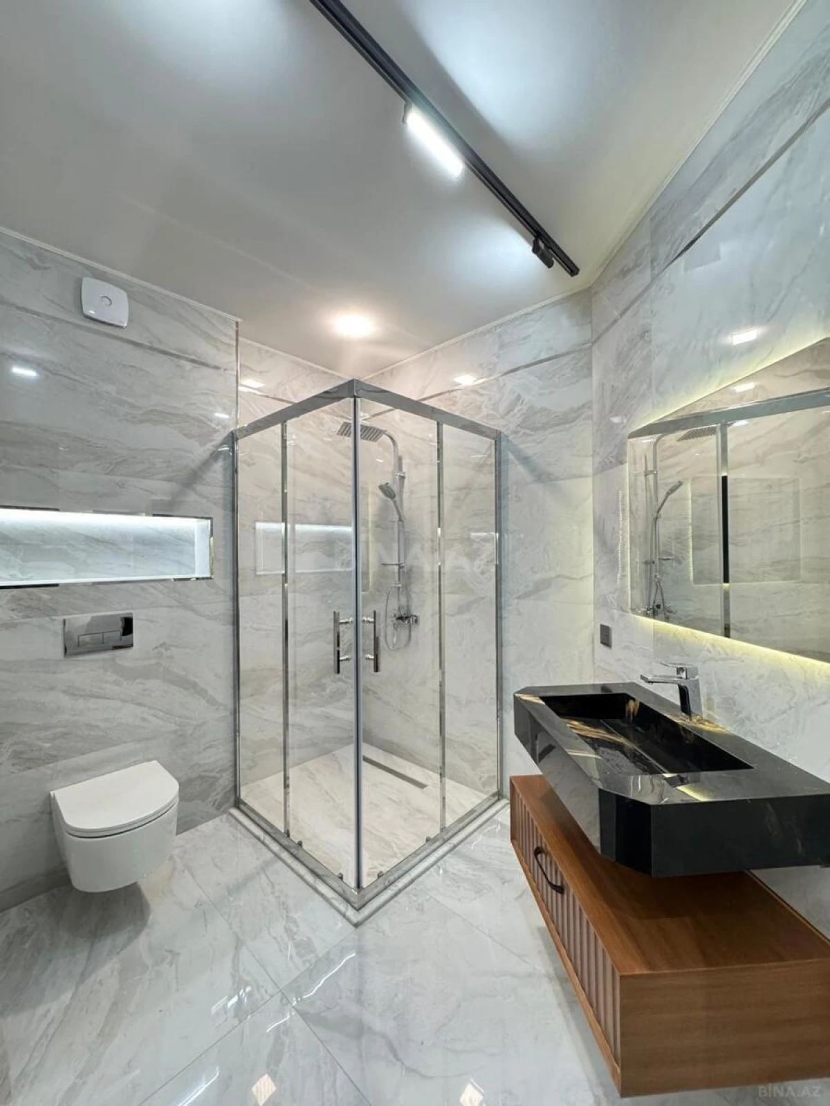 Satılır 6 otaqlı həyət evi 450 m²