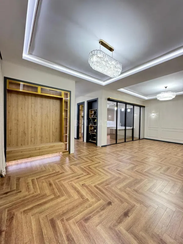 Satılır 6 otaqlı həyət evi 450 m²