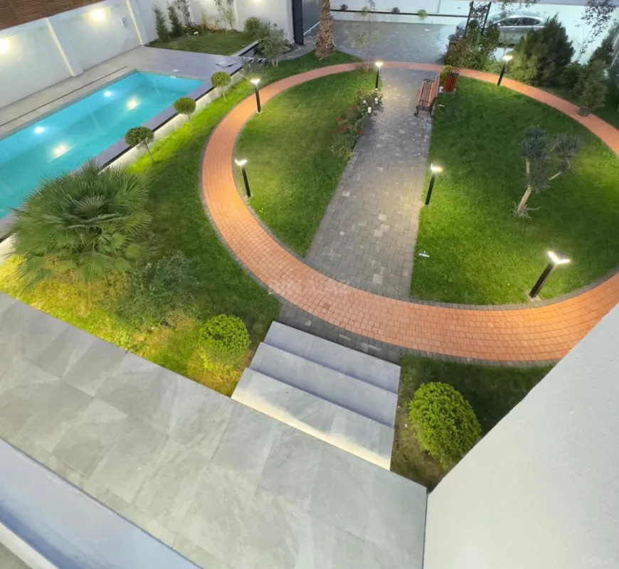 Satılır 6 otaqlı həyət evi 450 m²