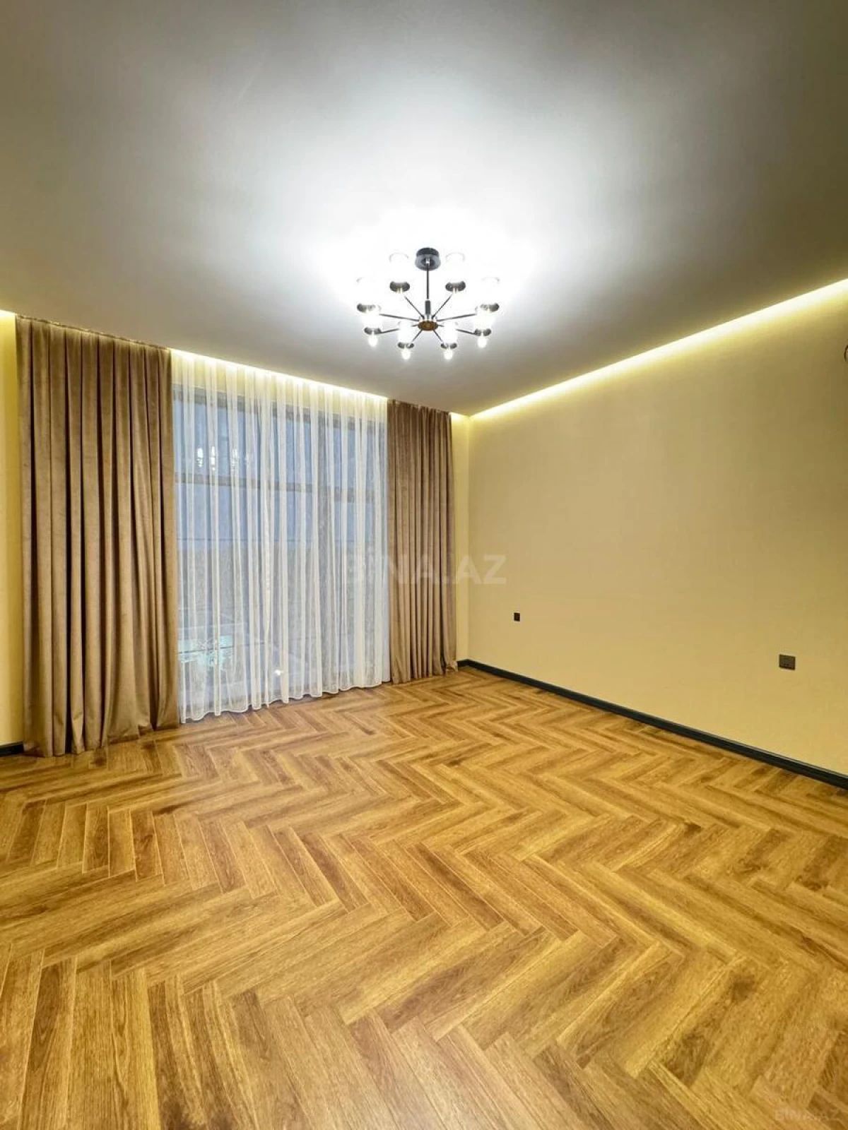 Satılır 6 otaqlı həyət evi 450 m²