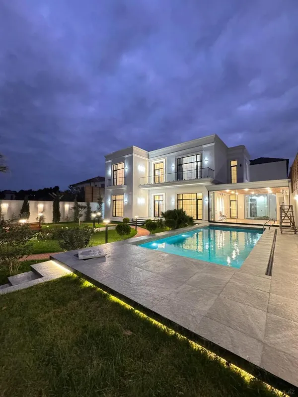 Satılır 6 otaqlı həyət evi 450 m²