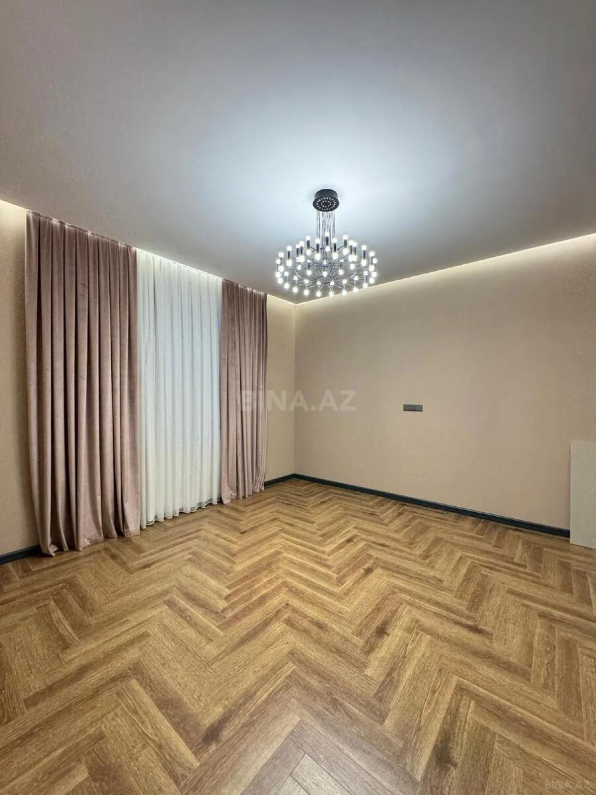 Satılır 6 otaqlı həyət evi 450 m²