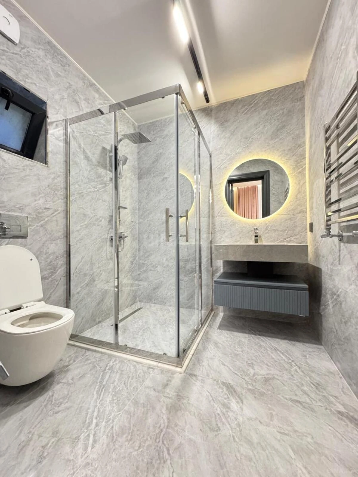 Satılır 6 otaqlı həyət evi 450 m²