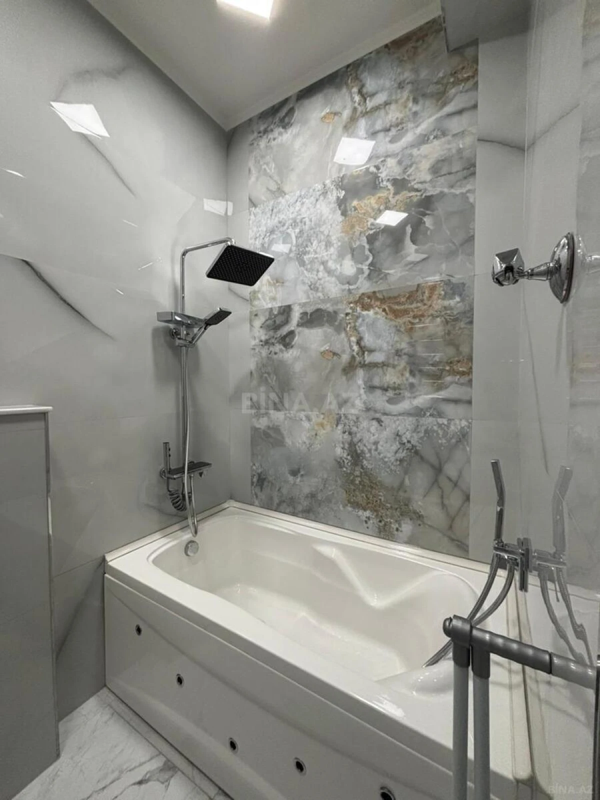 Kirayə verilir 3 otaqlı mənzil 110 m²