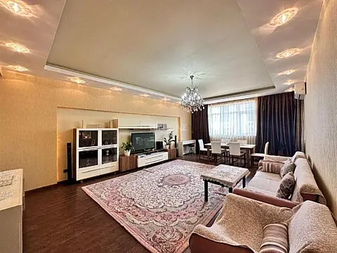 Satılır 4 otaqlı mənzil 180 m² — Bakı, Nizami 4 otaq 180.00 m²