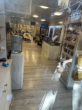 Satılır obyekt 48 m² — Bakı, Memar Əcəmi yanı 48.00 m²