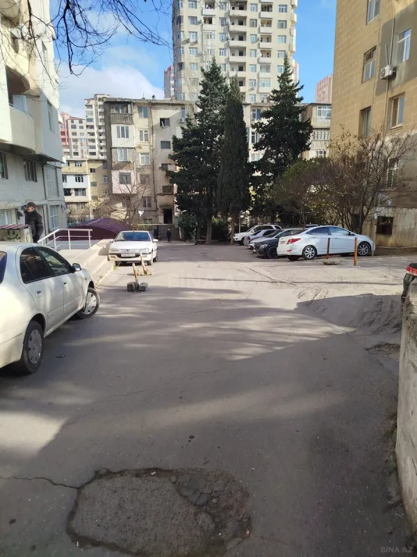 Satılır obyekt 237 m²