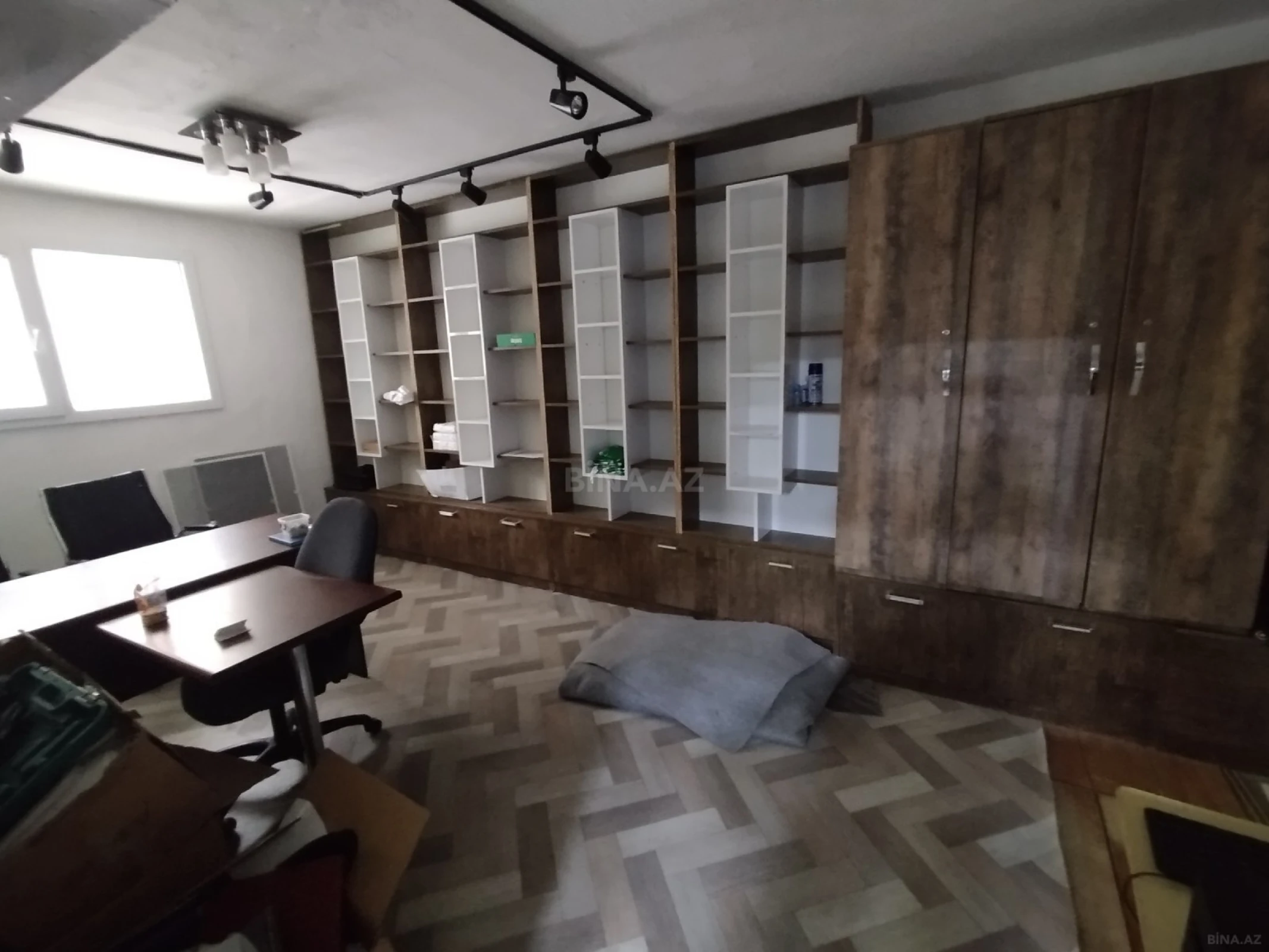 Satılır obyekt 237 m²