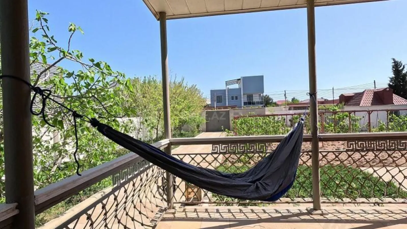 Satılır 5 otaqlı həyət evi 200 m²