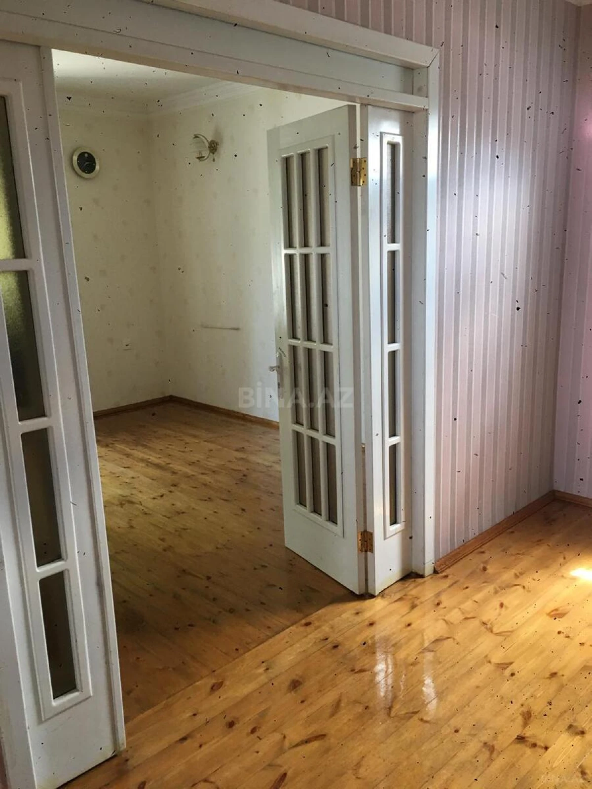 Satılır 5 otaqlı həyət evi 200 m²
