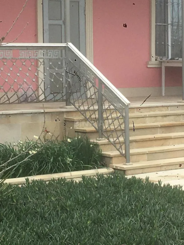 Satılır 5 otaqlı həyət evi 200 m²