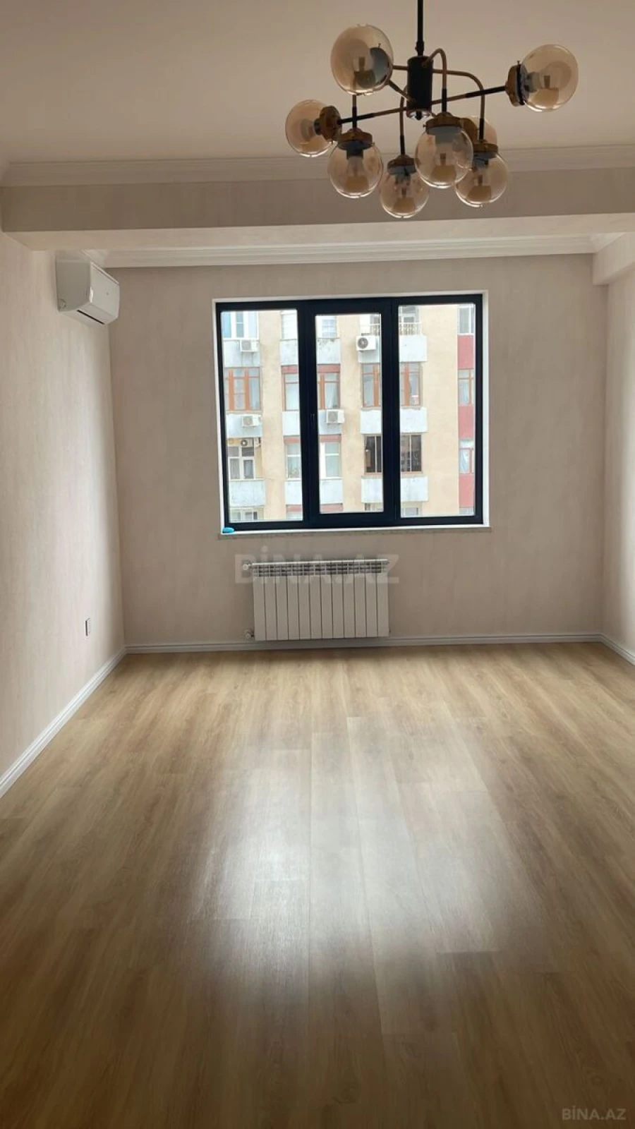 Satılır 2 otaqlı mənzil 81 m²