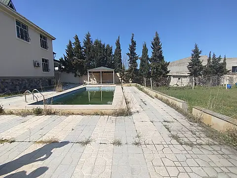 Satılır 5 otaqlı həyət evi 200 m²