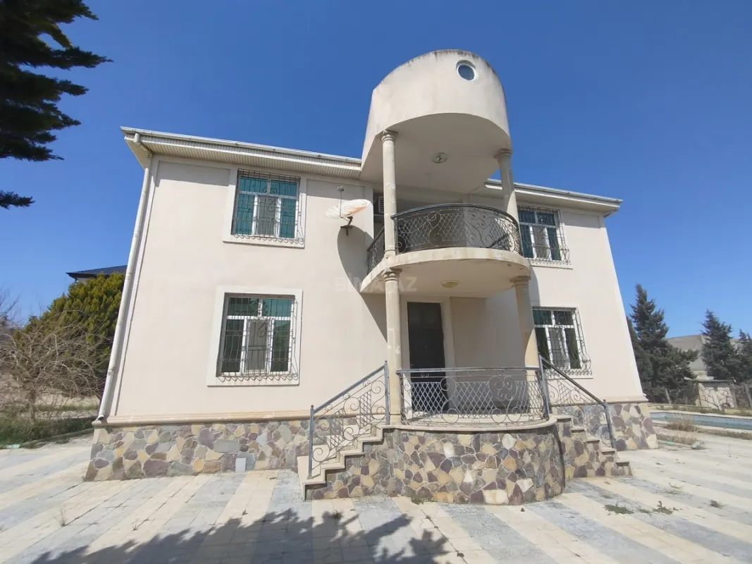 Satılır 5 otaqlı həyət evi 200 m²