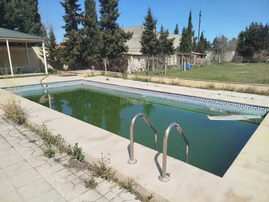 Satılır 5 otaqlı həyət evi 200 m²