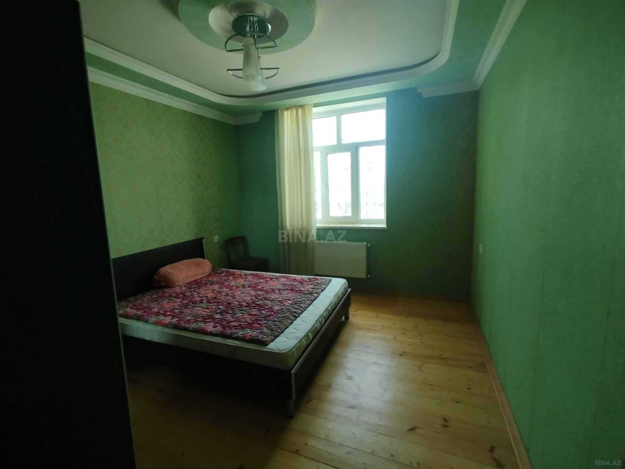 Satılır 5 otaqlı həyət evi 200 m²