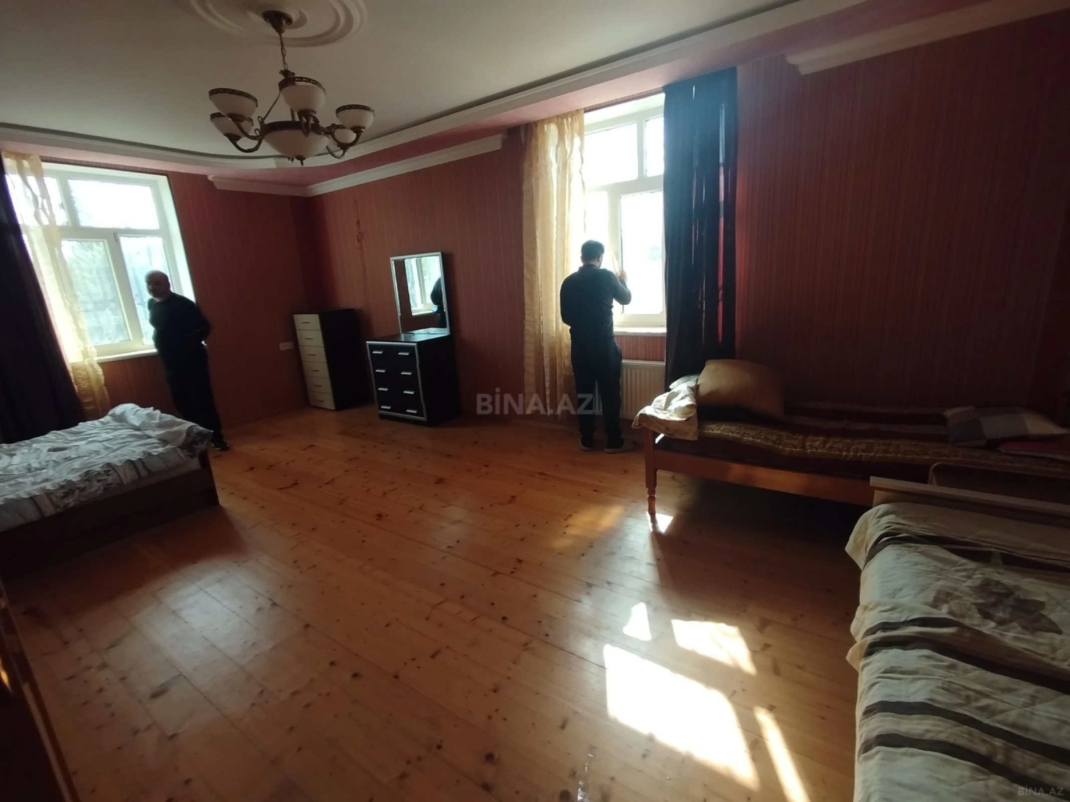 Satılır 5 otaqlı həyət evi 200 m²