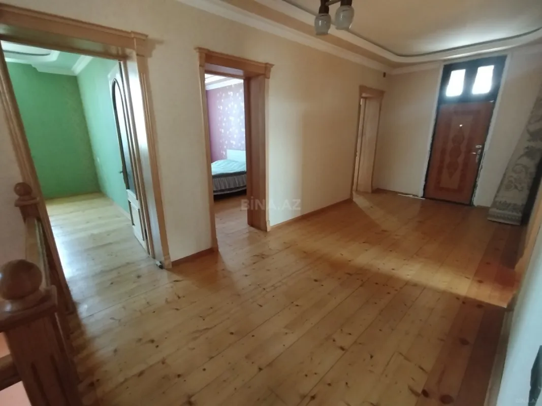 Satılır 5 otaqlı həyət evi 200 m²