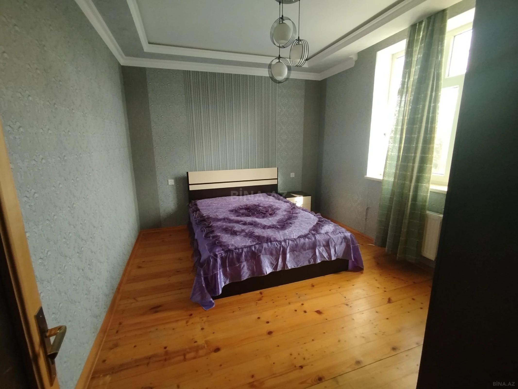 Satılır 5 otaqlı həyət evi 200 m²
