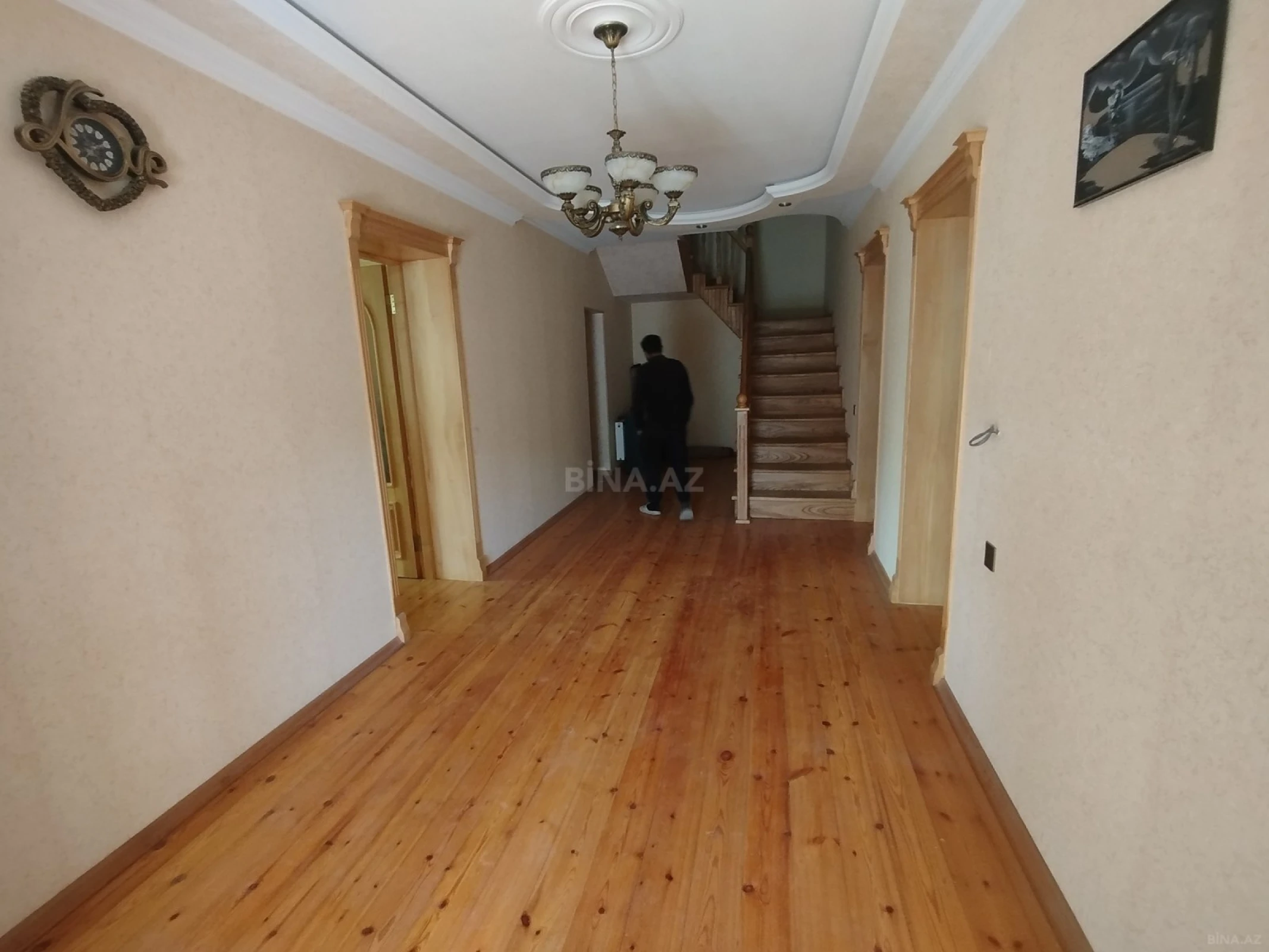 Satılır 5 otaqlı həyət evi 200 m²