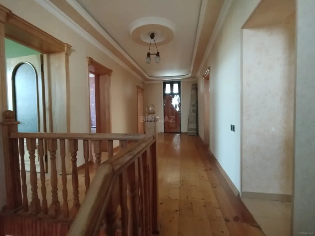 Satılır 5 otaqlı həyət evi 200 m²