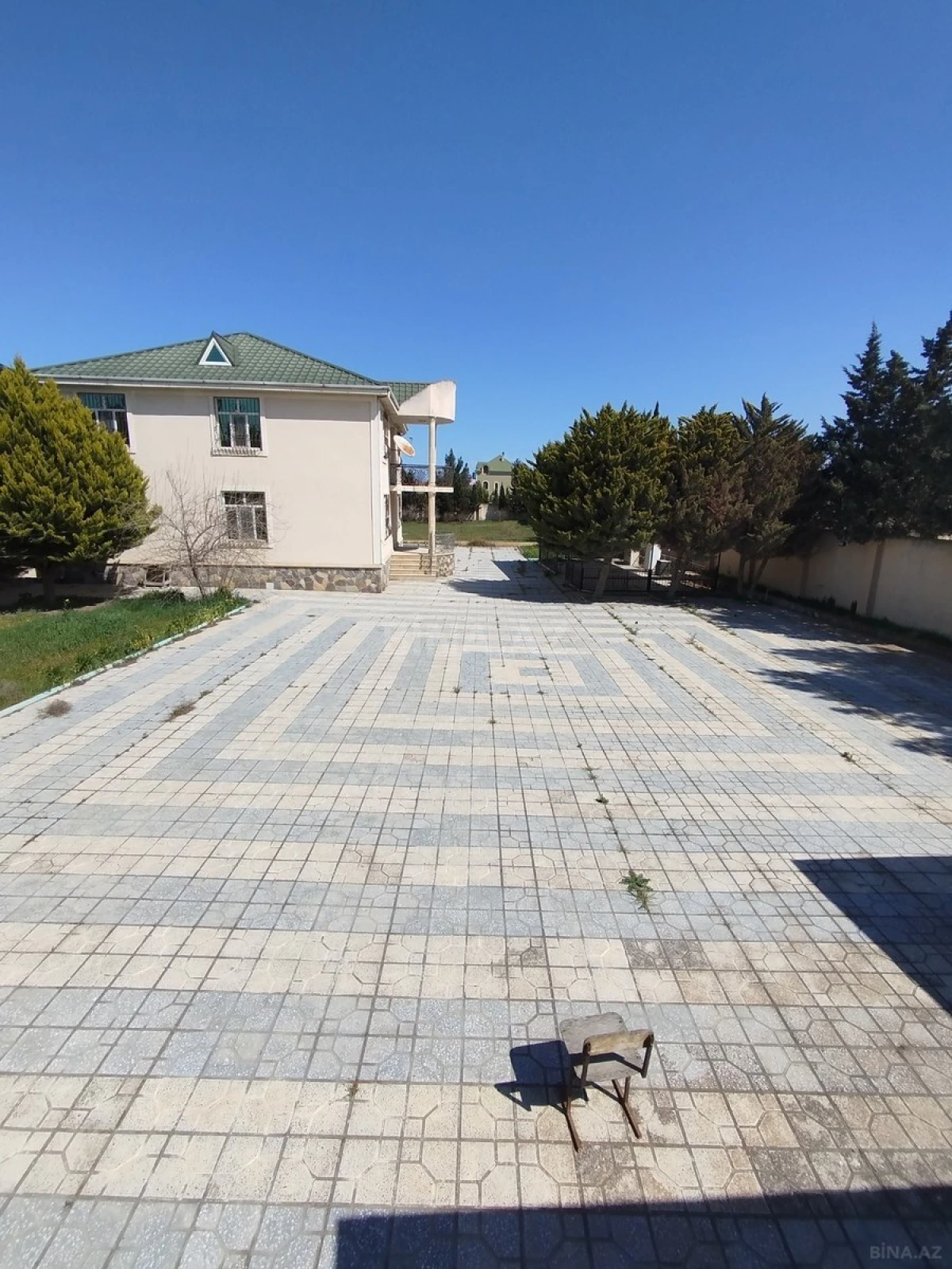 Satılır 5 otaqlı həyət evi 200 m²