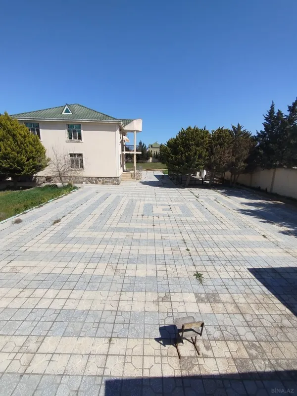 Satılır 5 otaqlı həyət evi 200 m²