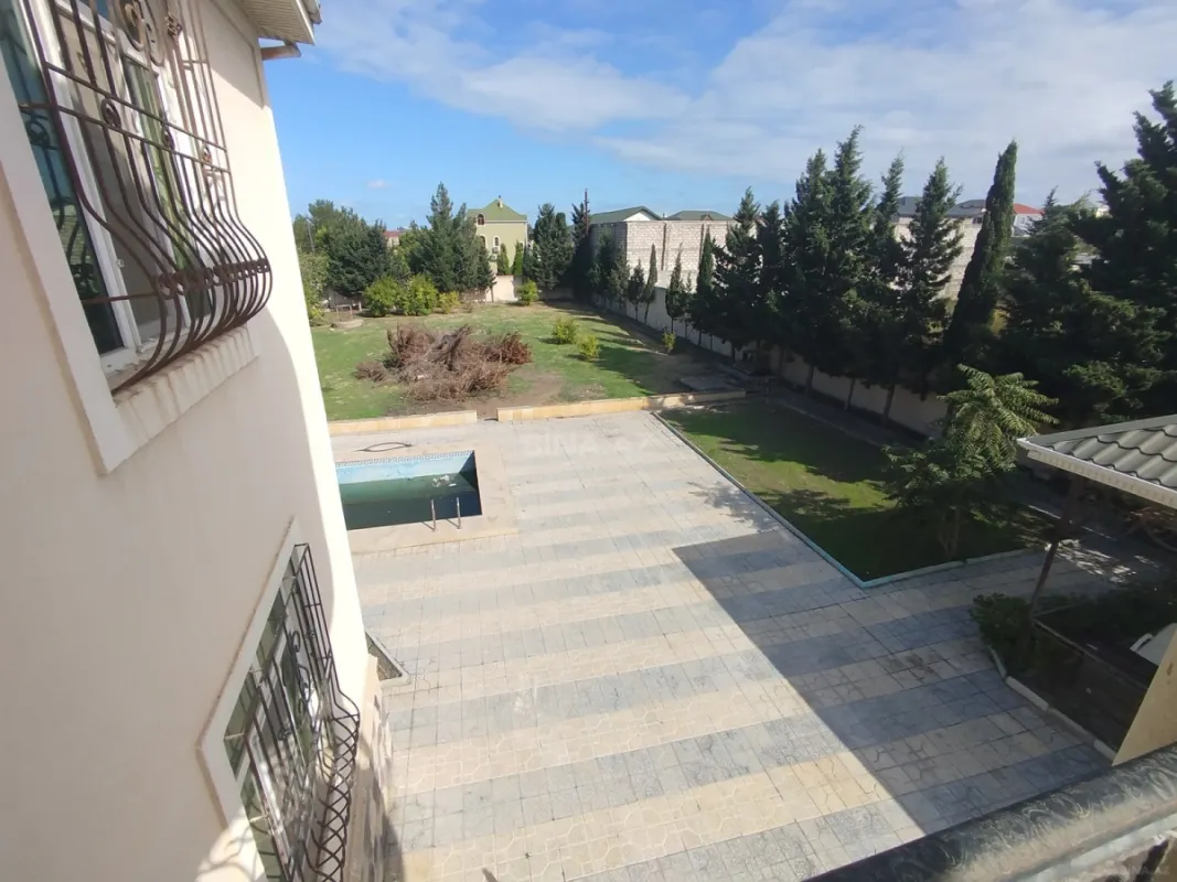 Satılır 5 otaqlı həyət evi 200 m²