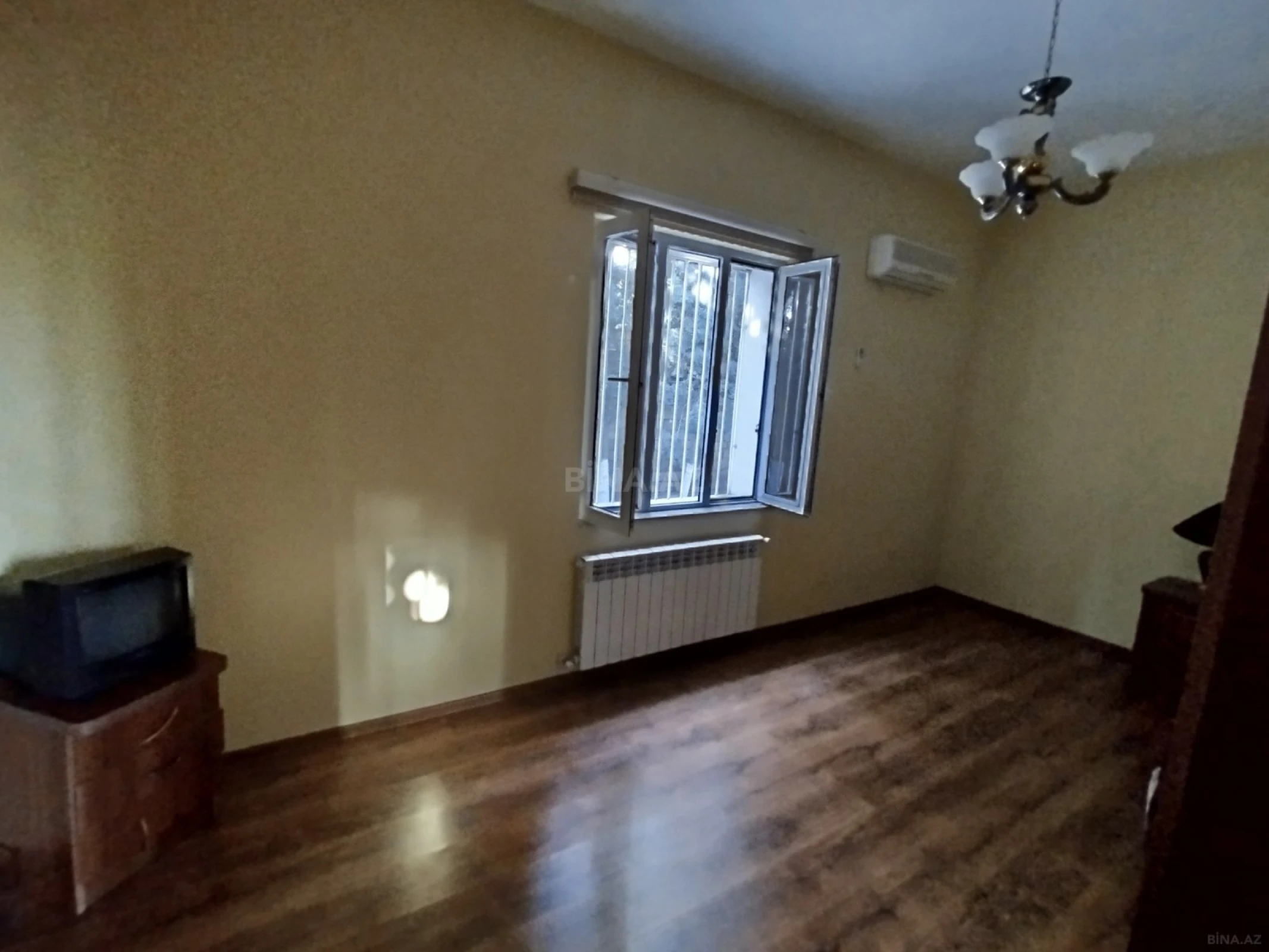 Satılır 4 otaqlı həyət evi 130 m²