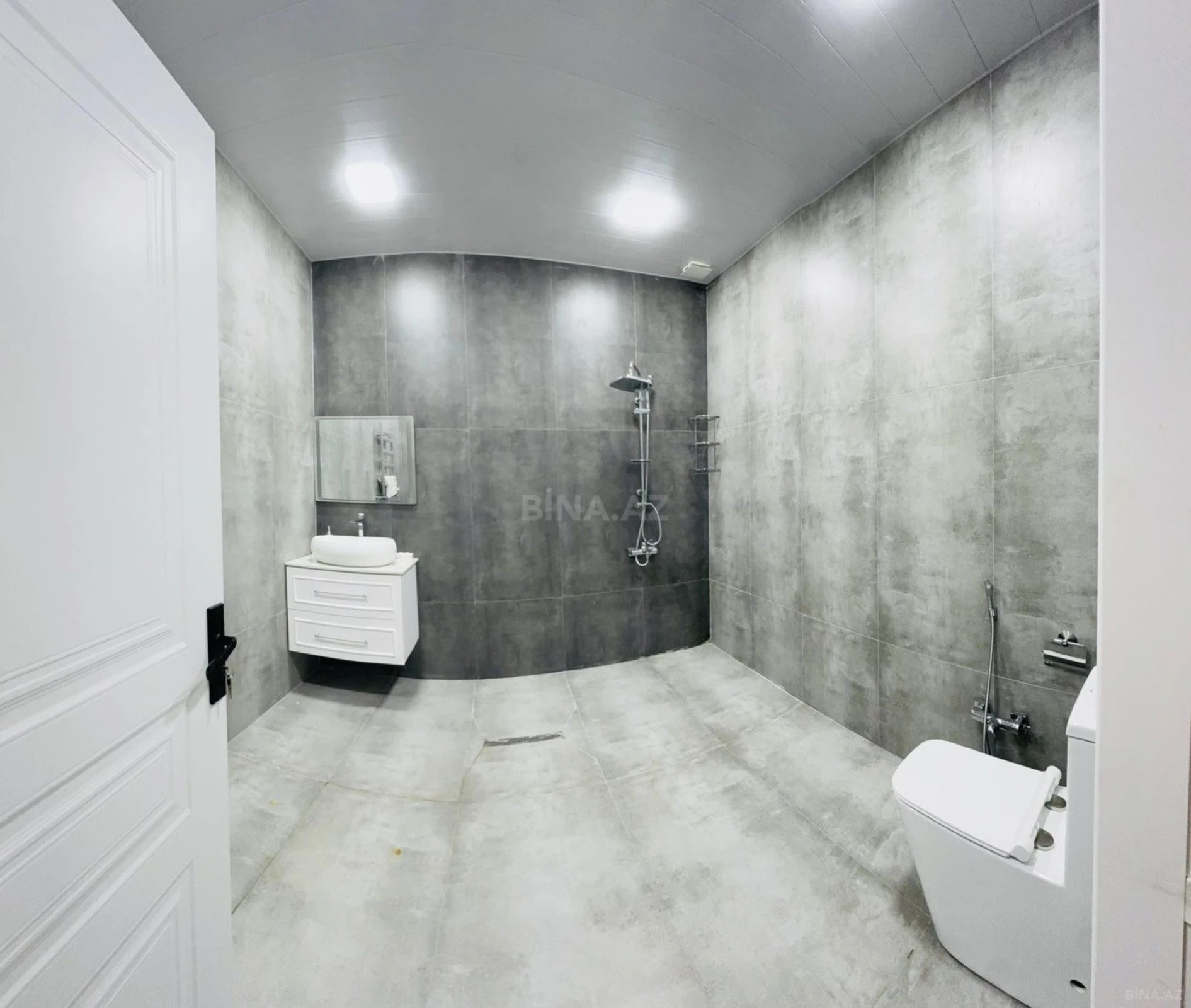 Satılır 6 otaqlı həyət evi 220 m²