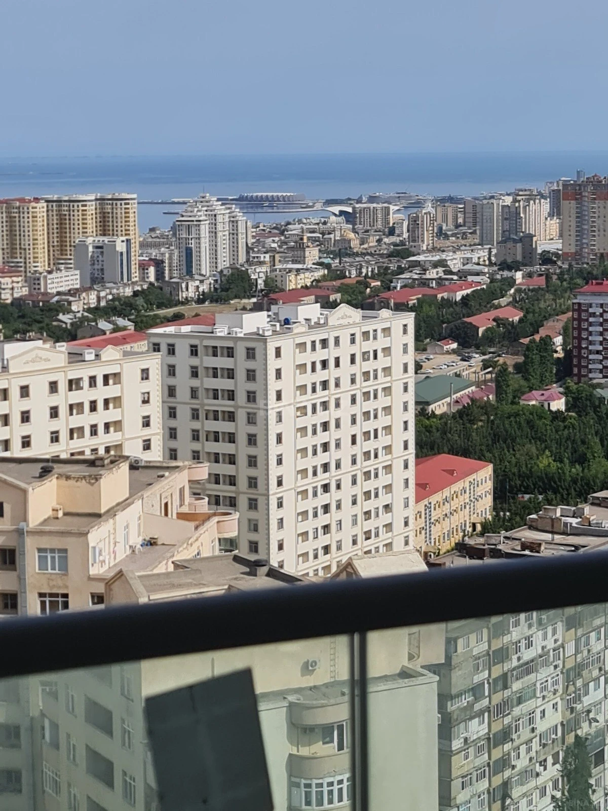 Satılır 4 otaqlı mənzil 178 m²