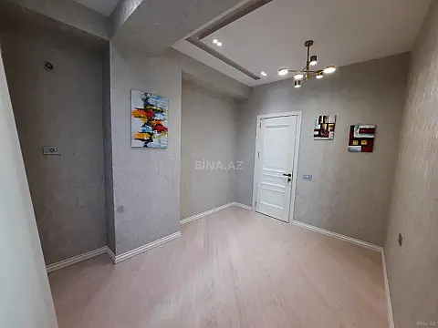Satılır 4 otaqlı mənzil 137 m²