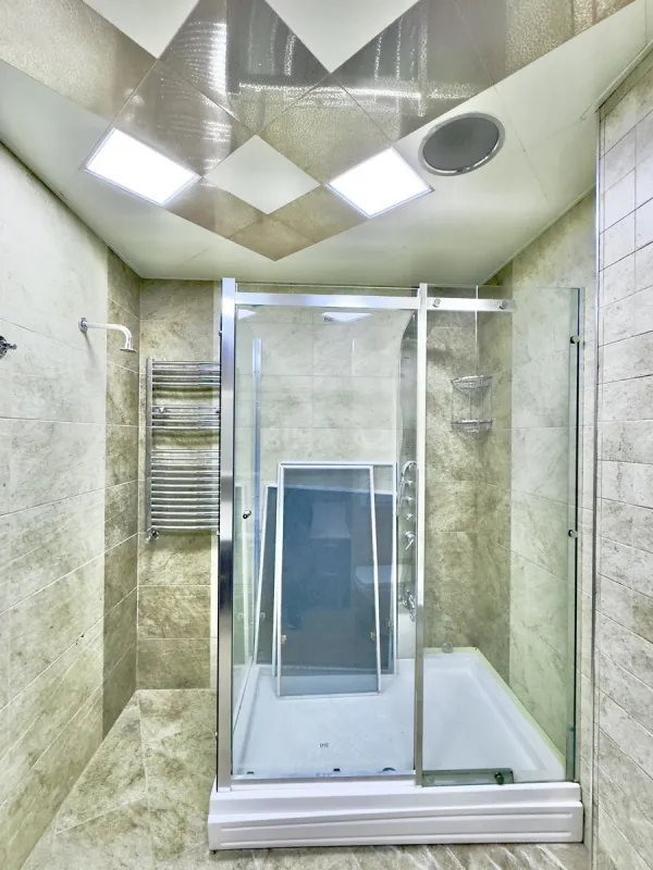 Satılır 3 otaqlı mənzil 135.5 m²