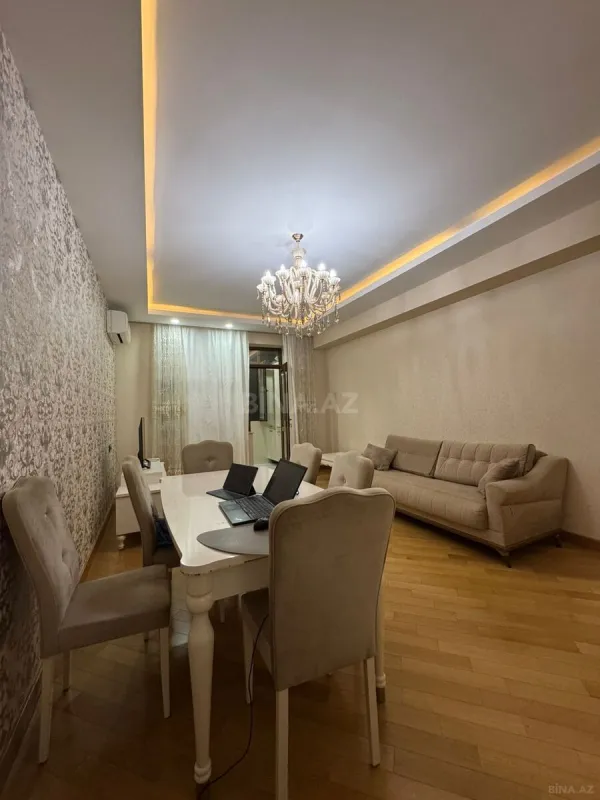 Satılır 2 otaqlı mənzil 93 m²